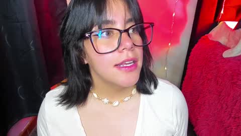 Snapshot of hanah_bakeer chatting on January 3, 3:44 pm Hanah Montana Independent model online show from January 3, 3:44 pm