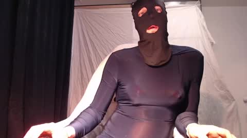 SissySanna online show from April 4, 5:03 am