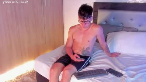 handsome_boys69 online show from April 18, 10:32 pm