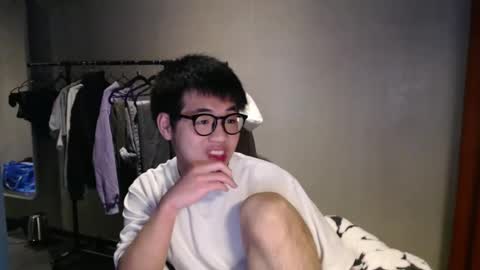 handsome_mannn online show from February 21, 11:43 pm