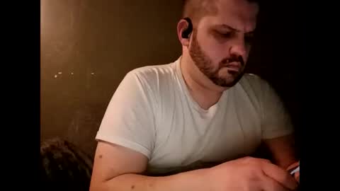 Handsomedaddy198923 online show from April 4, 6:42 am