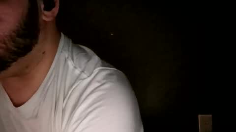 Handsomedaddy198923 online show from April 17, 7:22 am