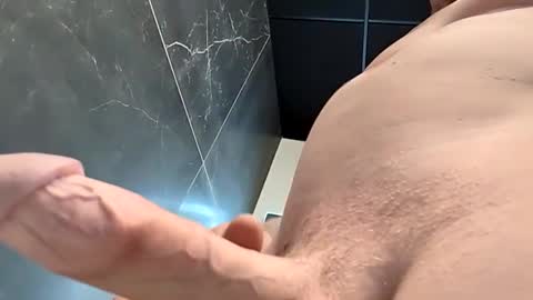 handsomerob42 online show from September 19, 4:05 am