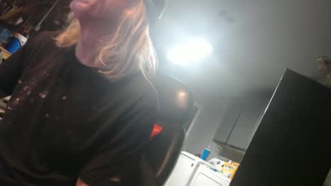 handystud33 online show from May 30, 3:43 pm