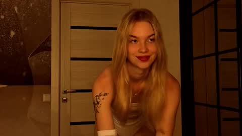 Snapshot of hanky_moon chatting on September 27, 7:39 am Sweden online show from September 27, 7:39 am