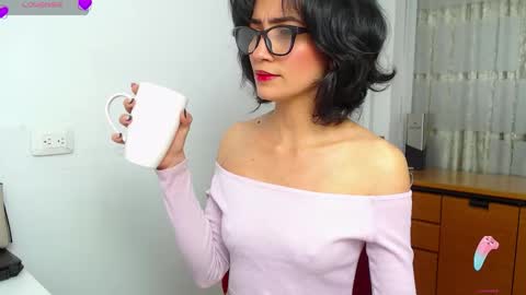 Sara online show from November 6, 5:38 pm