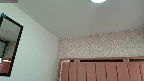  H A N N A  online show from March 4, 7:44 pm