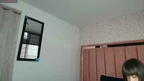  H A N N A  online show from March 25, 8:04 pm