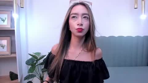 Hanna Carttier online show from June 26, 12:21 pm