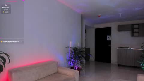 Hannah online show from November 11, 4:14 am