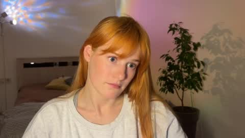 hannah levis  online show from April 21, 8:27 pm