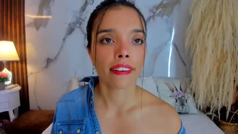 Snapshot of hannahill69 chatting on February 22, 7:12 am Hannahill69 online show from February 22, 7:12 am