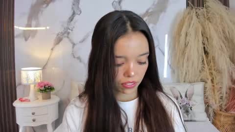 Hannahill69 online show from May 22, 5:25 am