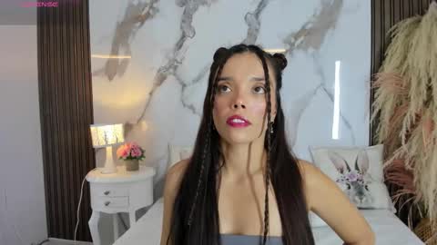 Hannahill69 online show from March 20, 5:23 am