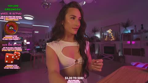 Snapshot of hannahjames710 chatting on December 3, 6:55 pm Hannah James online show from December 3, 6:55 pm