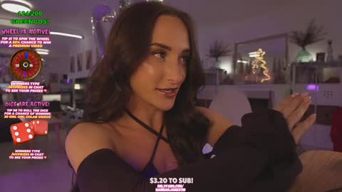 Snapshot of hannahjames710 chatting on December 10, 7:22 pm Hannah James online show from December 10, 7:22 pm