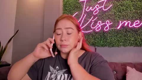 Snapshot of hannamartinn_ chatting on October 8, 3:51 pm hannamartinn_ online show from October 8, 3:51 pm