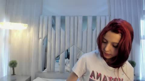 Snapshot of hanniesmile chatting on February 25, 2:04 pm Hanni online show from February 25, 2:04 pm
