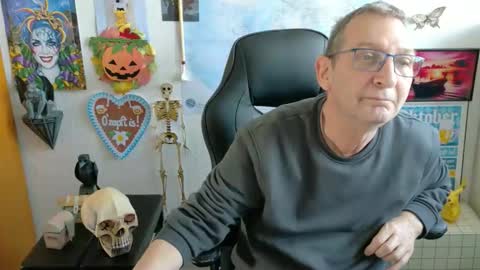 Snapshot of hansi63 chatting on October 2, 11:09 am charly online show from October 2, 11:09 am