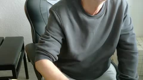 Snapshot of hansi63 chatting on October 5, 10:12 am charly online show from October 5, 10:12 am