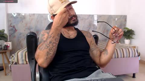 hanz_col online show from May 12, 4:27 pm