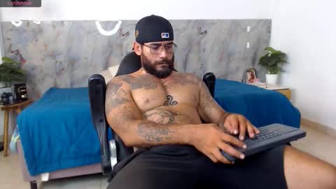 hanz_col online show from March 11, 12:13 am