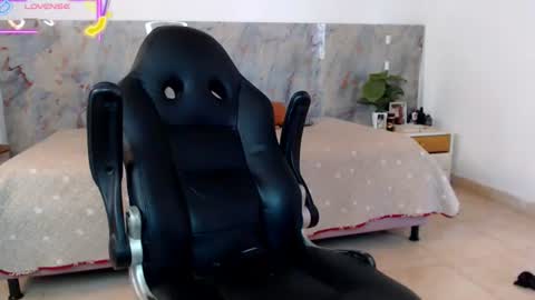 hanz_col online show from July 14, 4:23 pm