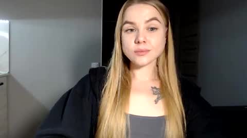 Snapshot of happy_fox_ chatting on February 17, 7:12 pm happy_fox_ online show from February 17, 7:12 pm
