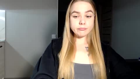 Snapshot of happy_fox_ chatting on February 17, 4:06 pm happy_fox_ online show from February 17, 4:06 pm