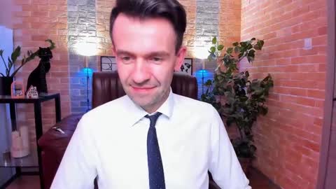 Snapshot of hard_and_juici chatting on February 21, 4:59 pm Steve online show from February 21, 4:59 pm
