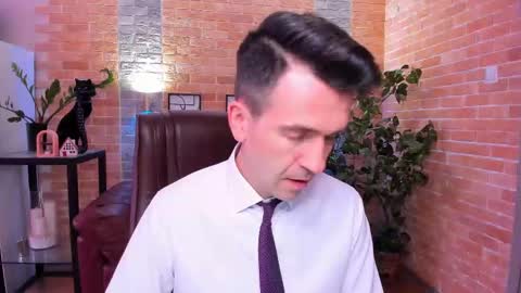 Snapshot of hard_and_juici chatting on February 17, 2:06 pm Steve online show from February 17, 2:06 pm