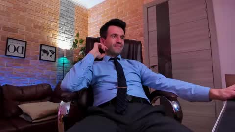 Snapshot of hard_and_juici chatting on February 25, 3:09 pm Steve online show from February 25, 3:09 pm