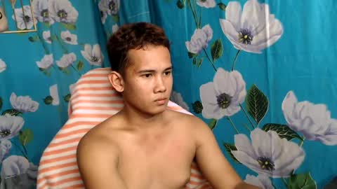 hard dickzhack online show from August 3, 12:00 pm