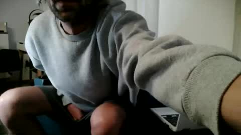 Snapshot of hard_out_here chatting on October 5, 4:14 pm Chris online show from October 5, 4:14 pm