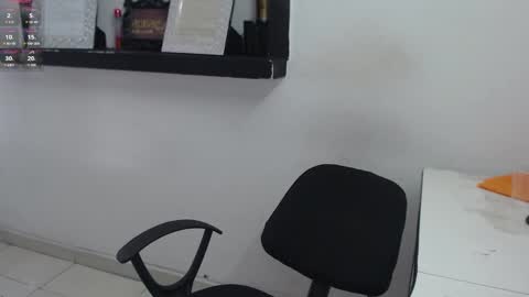 Snapshot of hardsexlove08 chatting on October 18, 9:08 pm Andres Dean online show from October 18, 9:08 pm