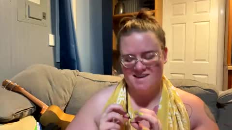 Fiiona online show from May 2, 5:24 am