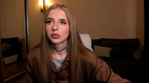 Julia online show from April 7, 5:09 am