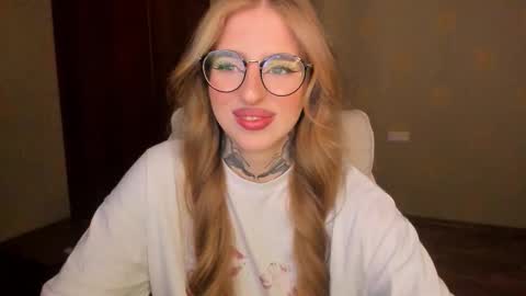 Julia online show from November 21, 5:38 am