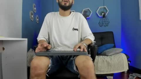 harold_999 online show from May 12, 8:51 pm