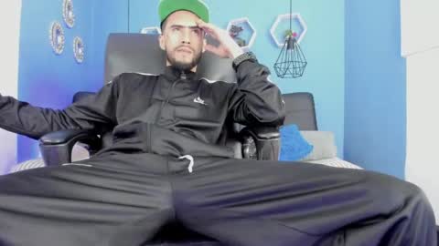 harold_999 online show from May 19, 4:19 am