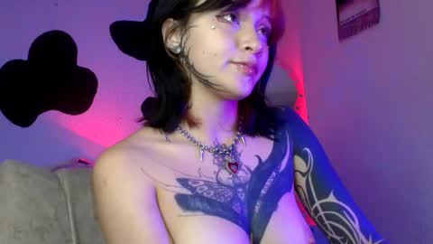 Im Emily and I could be the love of your life    online show from October 29, 4:25 am