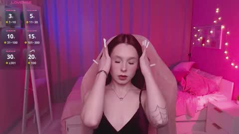 Mia online show from March 15, 8:29 am