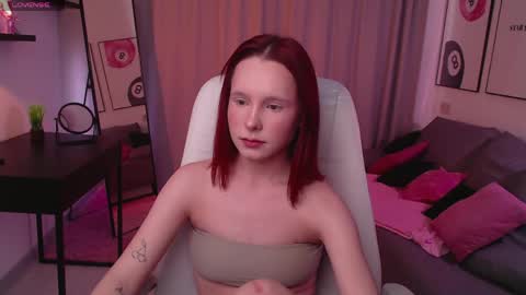 Mia online show from April 16, 7:41 am