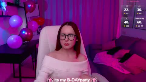 Mia online show from April 15, 7:44 am