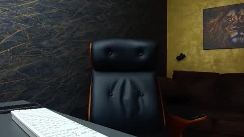 HayesWood online show from November 13, 7:55 am