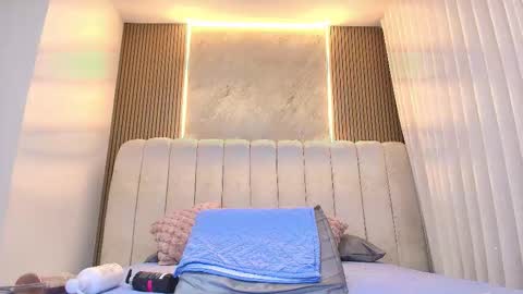 kataleya online show from February 24, 7:17 pm