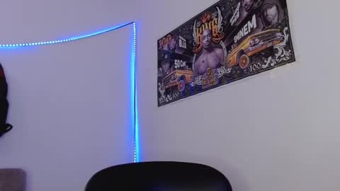 hazlan_420 online show from March 1, 8:24 pm