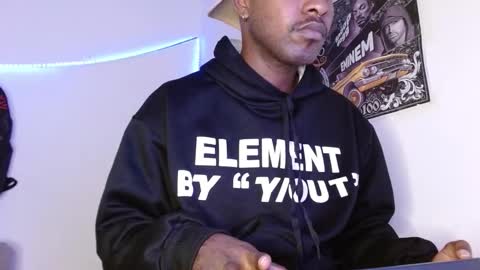 hazlan_420 online show from February 22, 9:06 pm