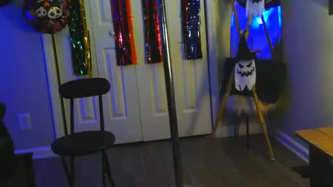 Heavenllyy online show from November 20, 1:48 am