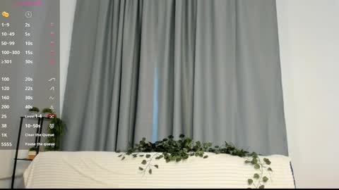 heavenmoth online show from June 5, 1:27 pm